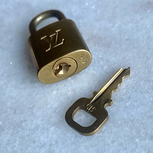 Louis Vuitton Lock with One Key #315 - Picture 11 of 11
